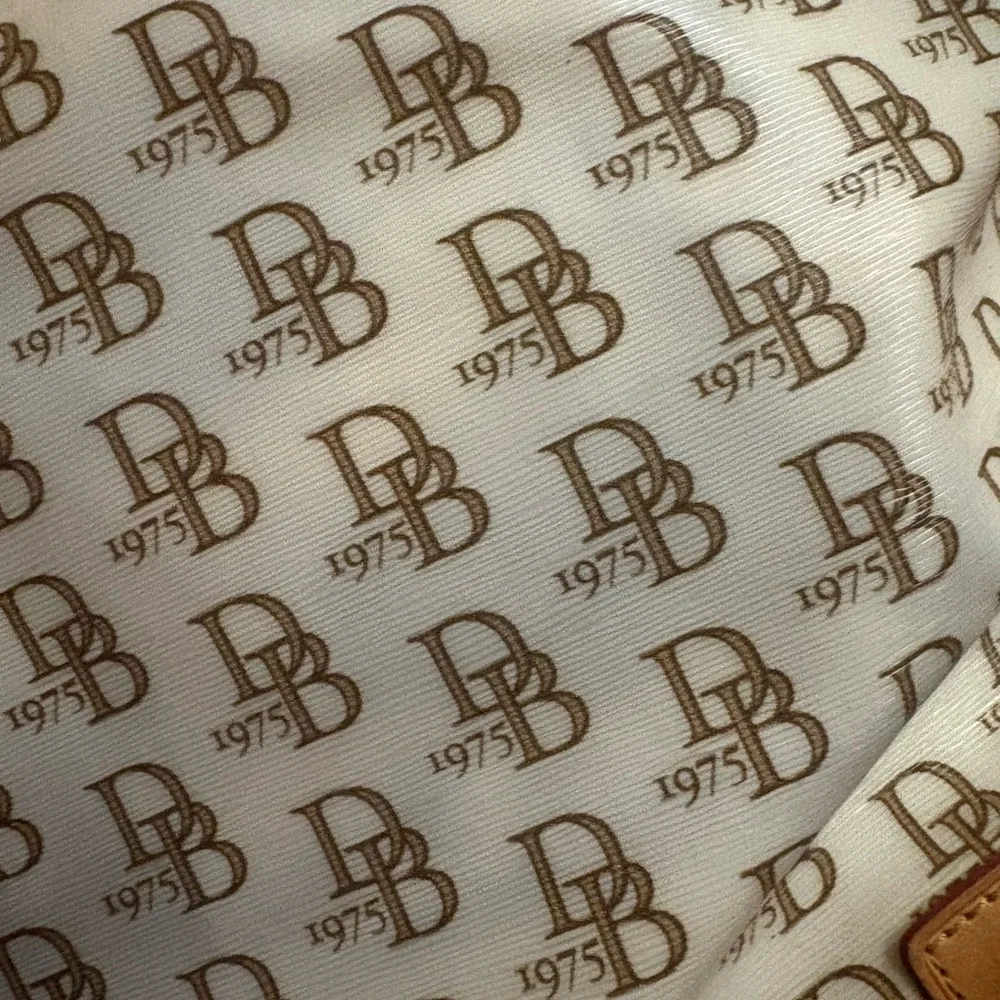 Dooney & Bourke Cream and Tan Signature Tote Bag - Picture 9 of 16